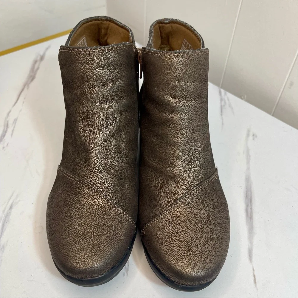 Clarks cloudwalkers Metallic Brown Ankle Booties, Wedge Heel Size 7.5M
